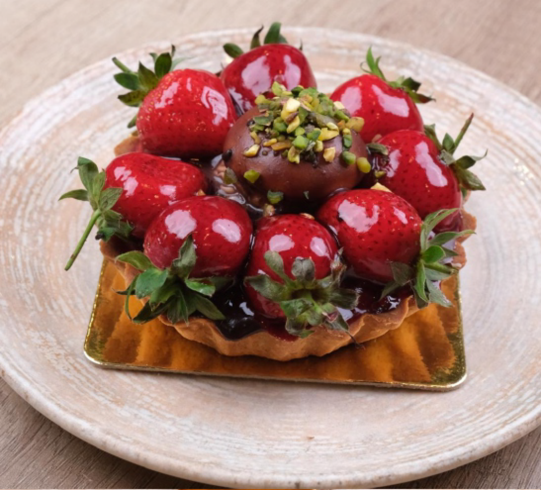 Çilekli Profiterollü Tart