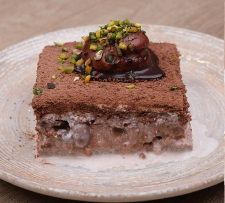 Profiterollü Kardelen Pasta